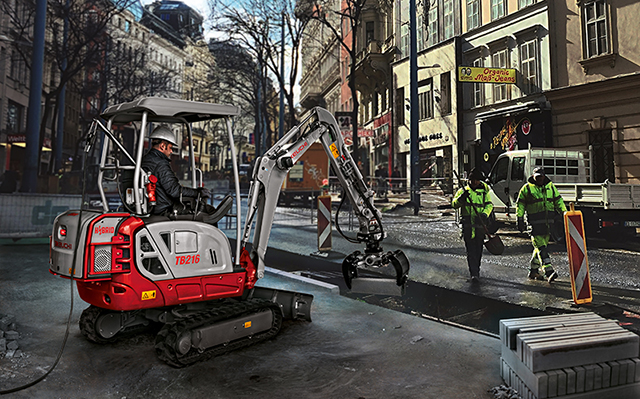 Materialhantering Takeuchi TB216 minigrävare. Finns hos Kendrill